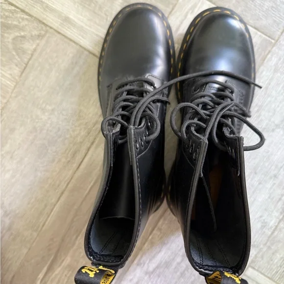 Dr. Martens 1460 Women’s Black Leather Boots Size 10 - Picture 7 of 10